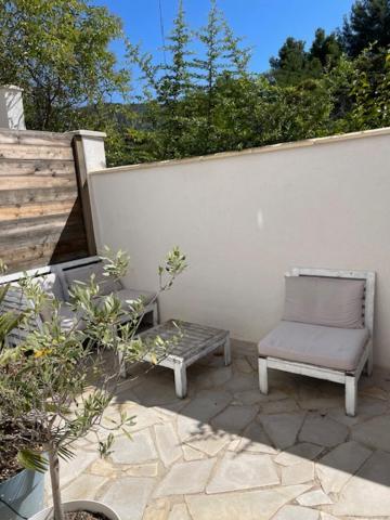 Azur Appart 4 Pers - Parking - Terrasse - 10Min Du Centre Каси Экстерьер фото